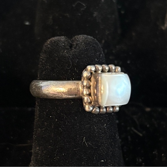 Silpada Silver Button Ring with Pearl Stone Size 3-1/2 - Picture 4 of 5